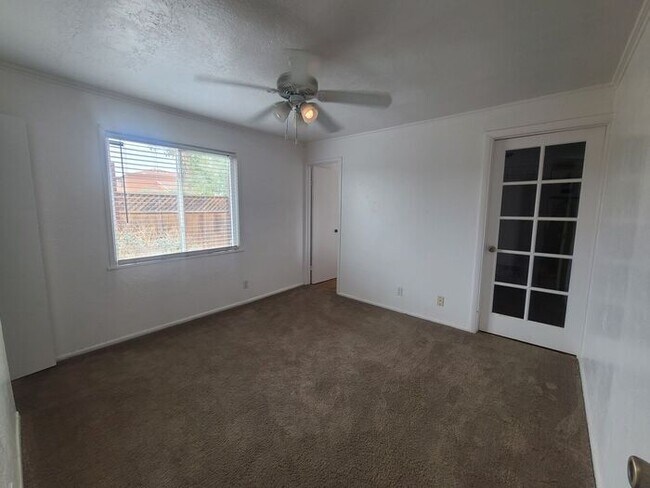 Building Photo - Beautiful 2 bedroom 2 bathroom!