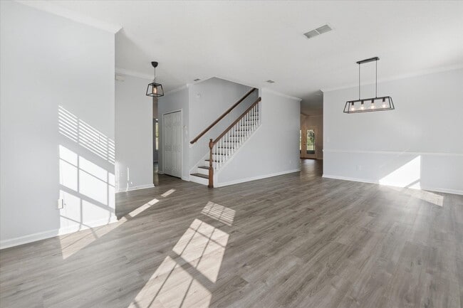 Building Photo - 140 Corral Cir