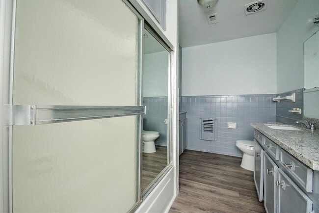 Building Photo - 917 Defender St