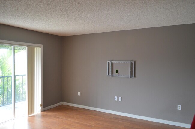 Building Photo - 101 Summer Pl