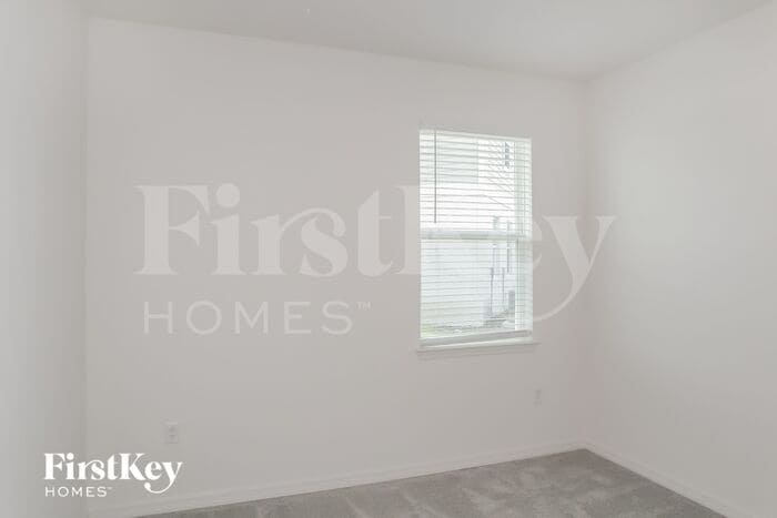 Building Photo - 1611 Isleta Lp