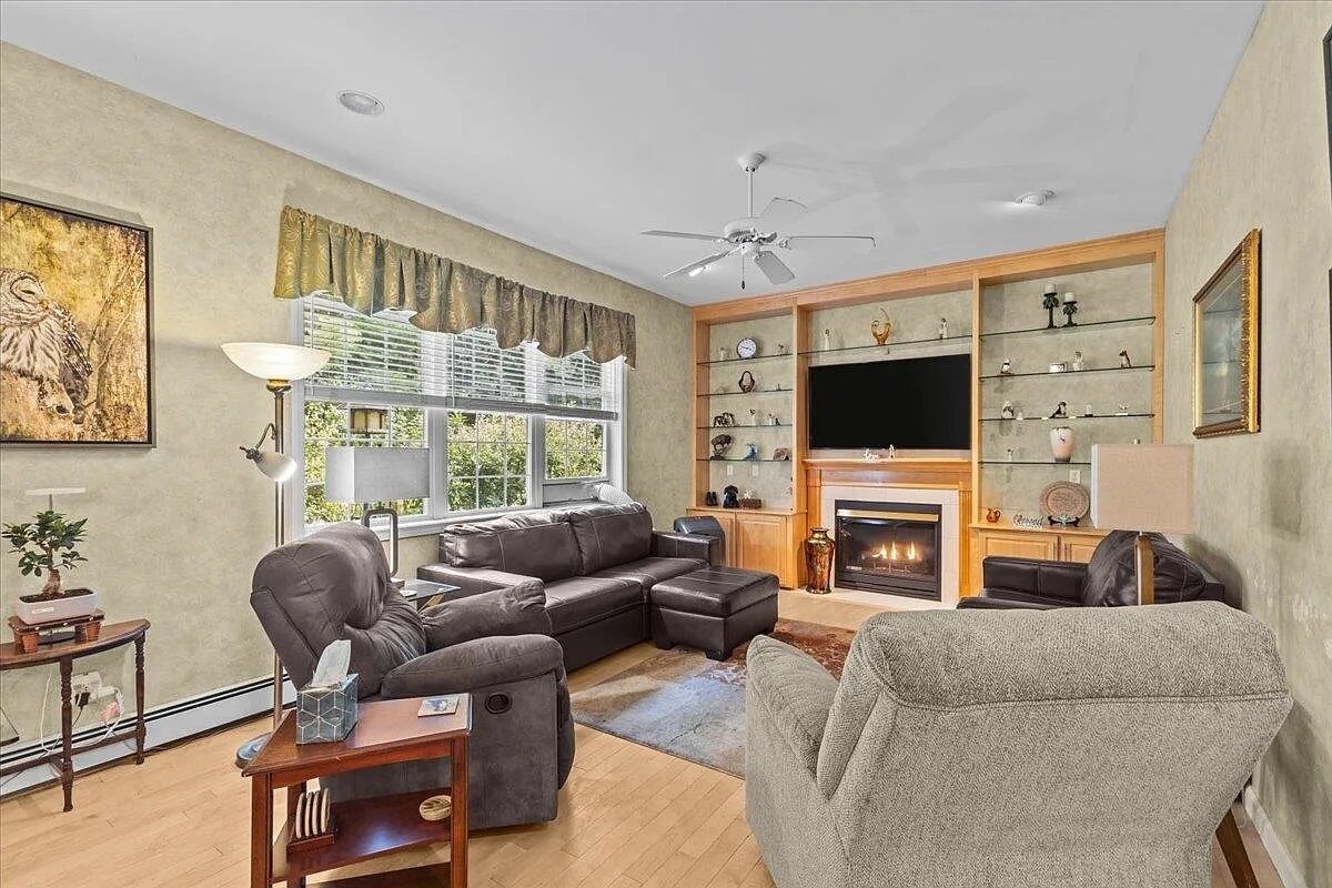 Building Photo - 65 Forman Dr