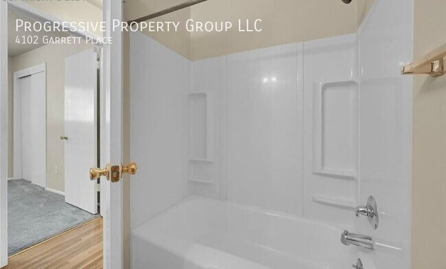 Building Photo - 4102 Garrett Pl