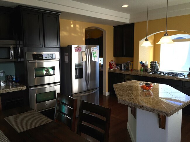 Building Photo - Parade of Homes Winner – Upgraded 4BD/3BA ...