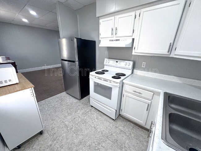 Building Photo - 519 S Main St