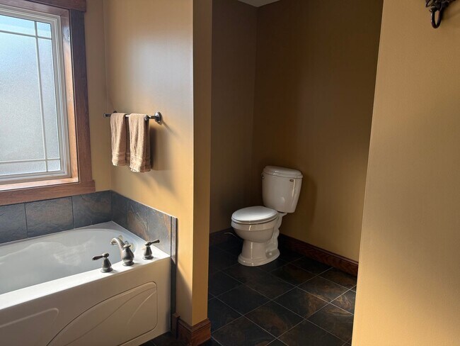 Building Photo - 4 Bed | 3 Bath | 2-Car Garage | Pet Friendly | Cobblestone Community -Available May 1st.