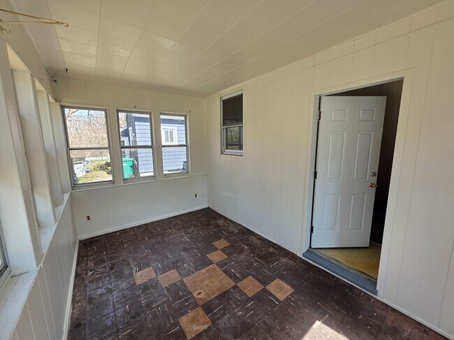 Building Photo - Cute 3 Bedroom Single Family Available Soon Greece Schools