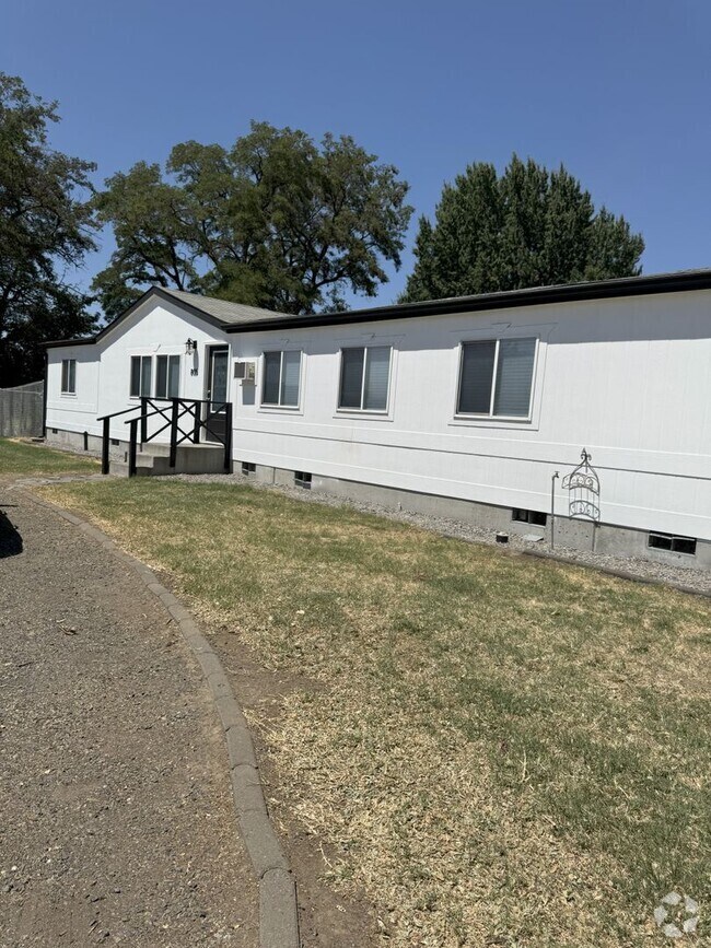 Building Photo - Large Echo home for rent