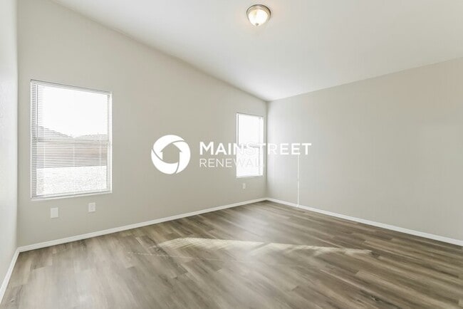 Building Photo - 3 Bedroom Pet-Friendly Home in Tucson, AZ with Main Street Renewal