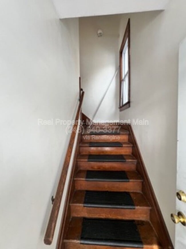 Building Photo - 9176 Chamberlain St