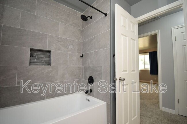 Building Photo - 6131 Misty Way