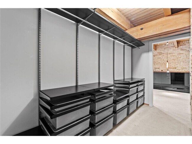 Building Photo - 404 N Washington Ave