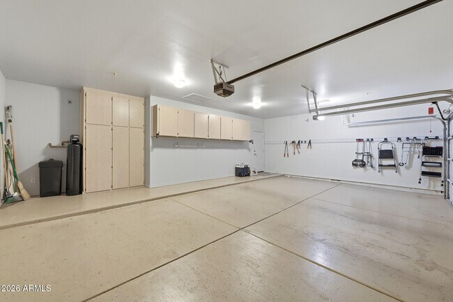 Building Photo - 7642 E Hartford Dr