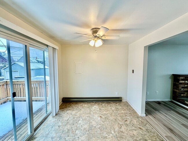 Building Photo - 507 E Glass Ave