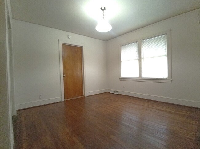 Building Photo - 113 Brookside Cir