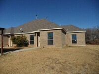 Building Photo - 128-130 Lindas Creek Lane