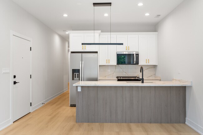 Building Photo - 5000 S Prairie Ave