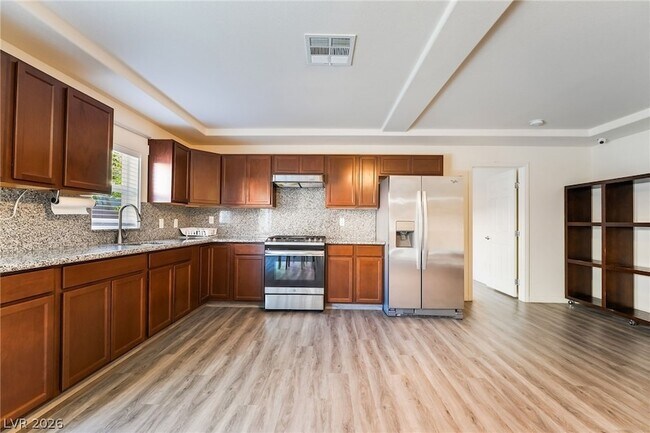 Building Photo - 8137 Crimson Creek Ct