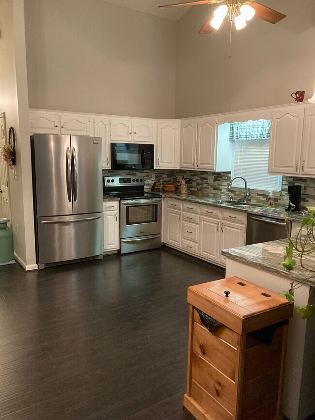 Building Photo - 1213 Progress Rd