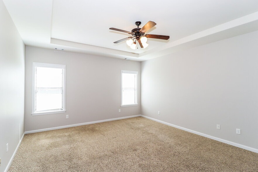 Building Photo - 30 Whispering Creek Dr