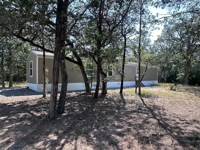 Building Photo - 302 Lone Star Rd