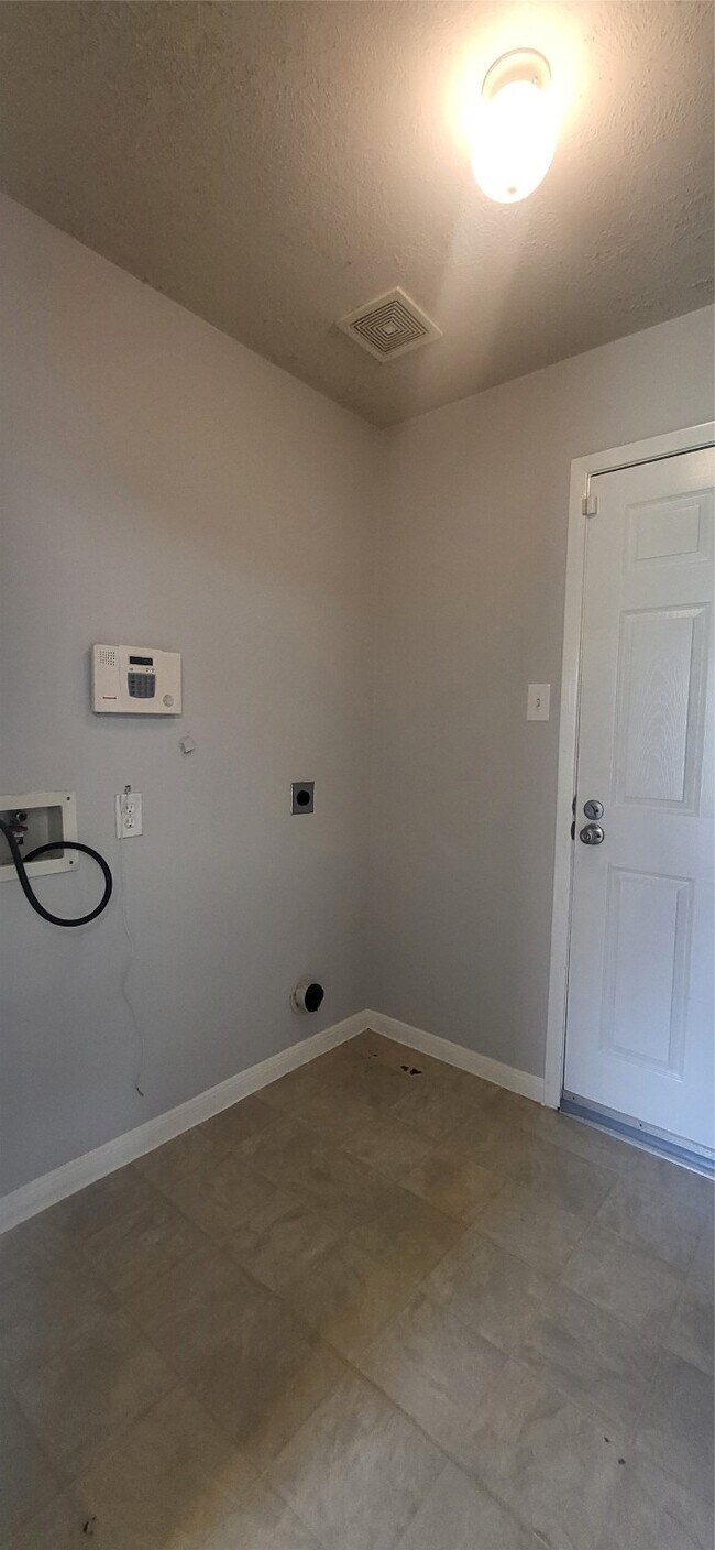 Building Photo - 21539 Trilby Way
