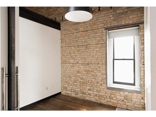 Building Photo - 211 N Washington Ave