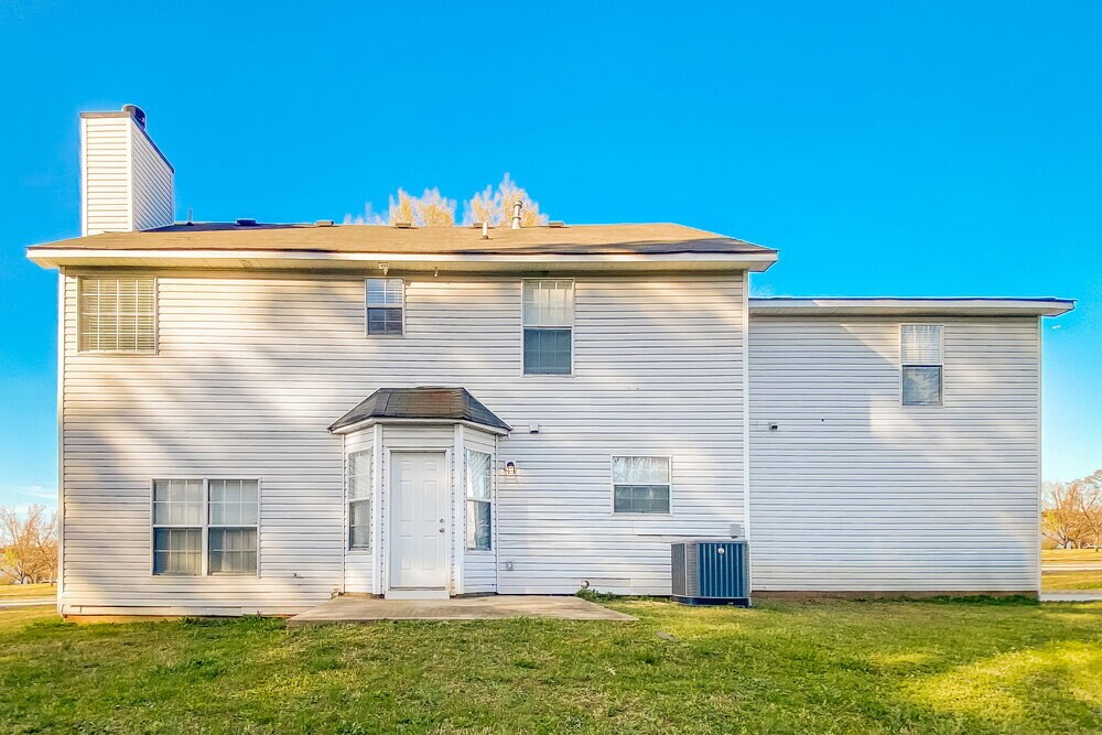 Building Photo - 409 Grove Park Dr