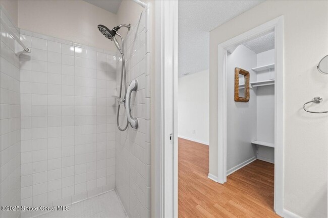 Building Photo - 201 St Lucie Ln