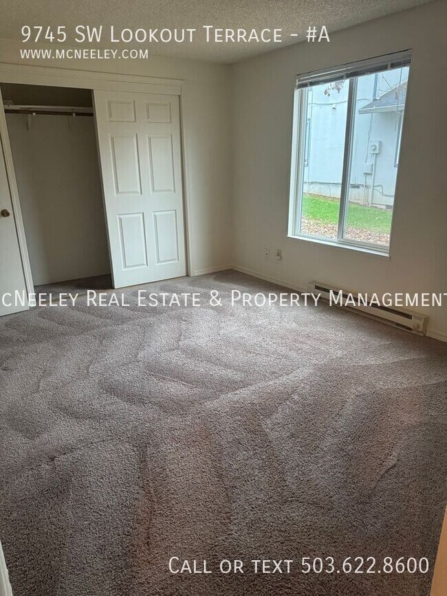 Building Photo - 9745 SW Lookout Terrace