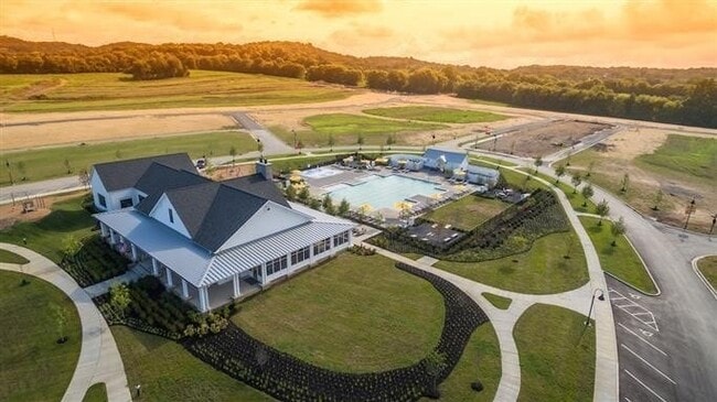 Building Photo - 279 Tanglewood Ln