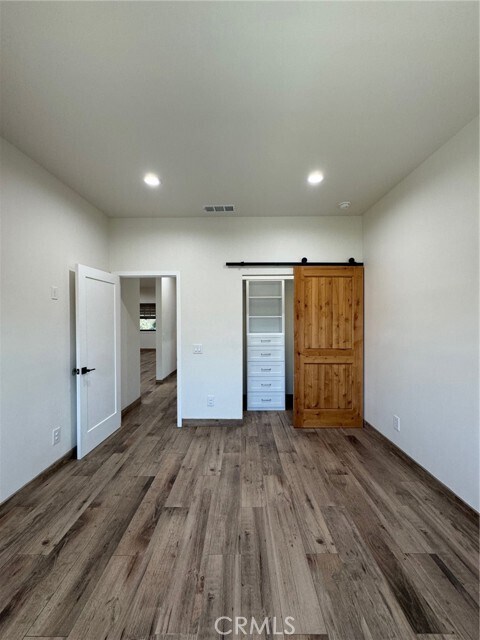 Building Photo - 122 E Brookdale Pl
