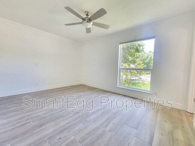 Building Photo - 4802 Gray Fox Dr