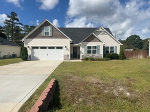 Building Photo - 206 Rowland Dr