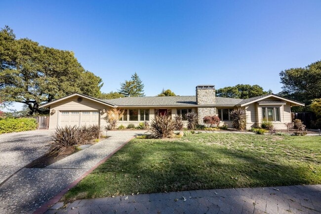 Building Photo - 30 Knightwood Ln