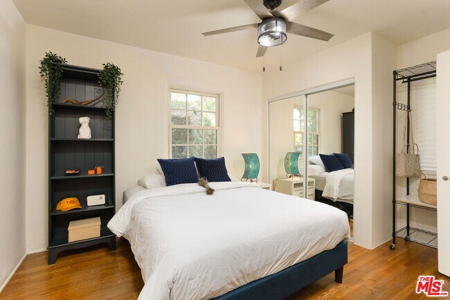 Building Photo - 5815 Saloma Ave