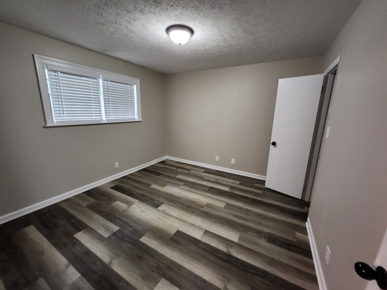 Building Photo - 373 Stone Mountain St