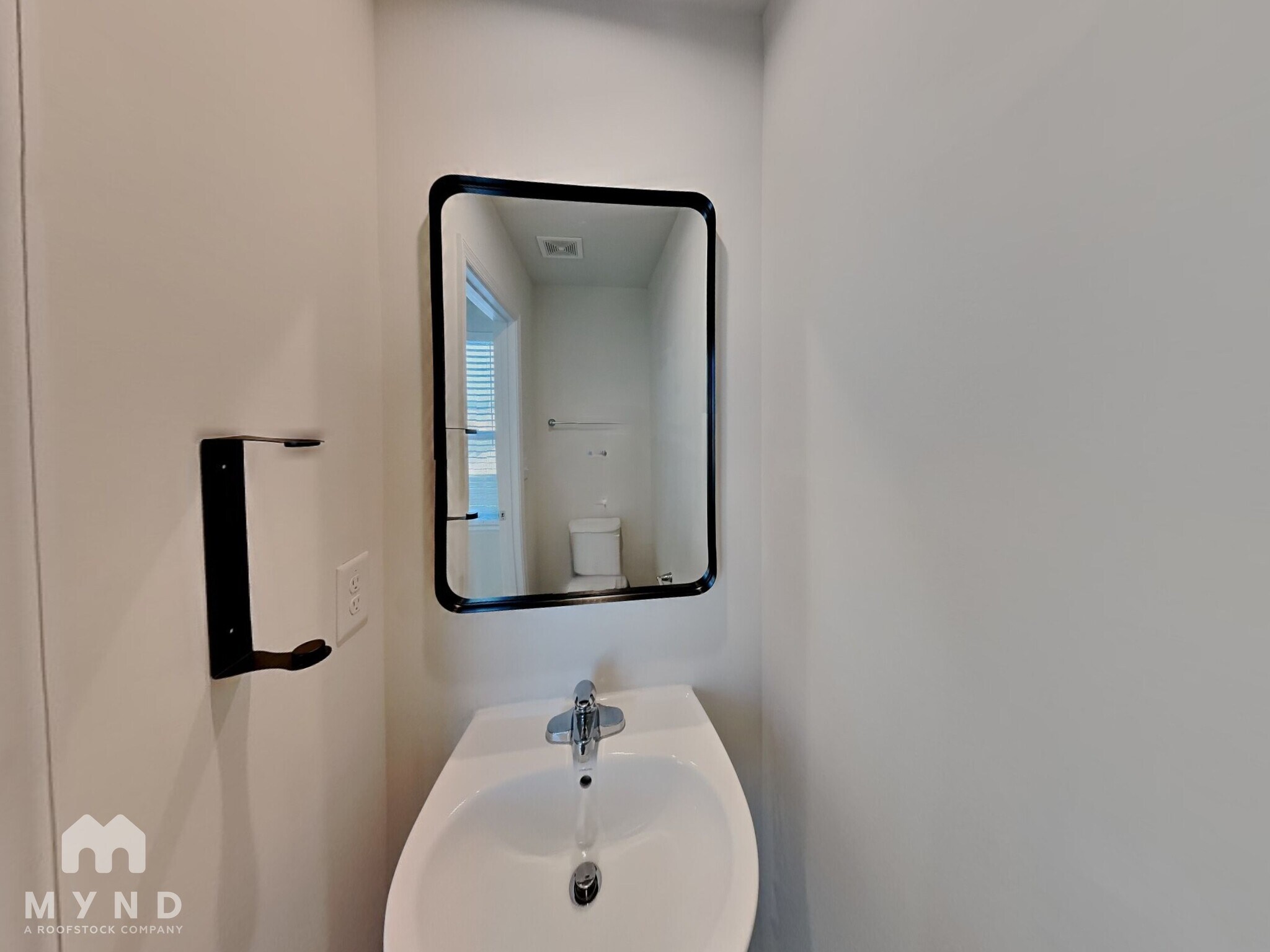 Building Photo - 2409 Fathom Wy