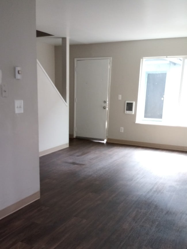 Glenwood Apartments 13116 SE Powell Blvd Portland OR 97236