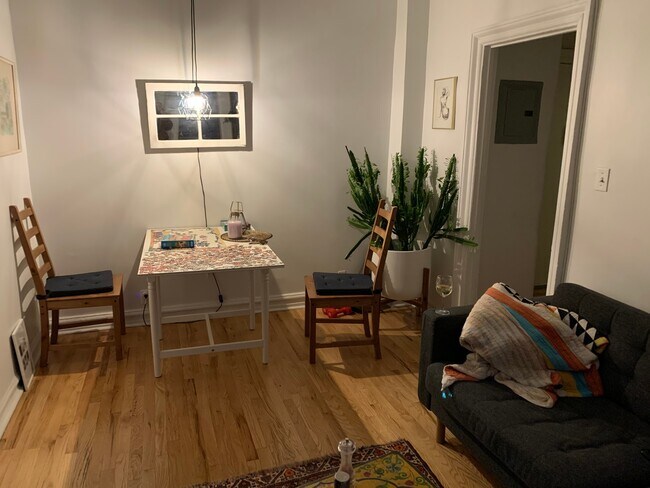 Building Photo - 219 13th St