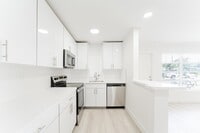 Building Photo - 3420 NE 16th Terrace