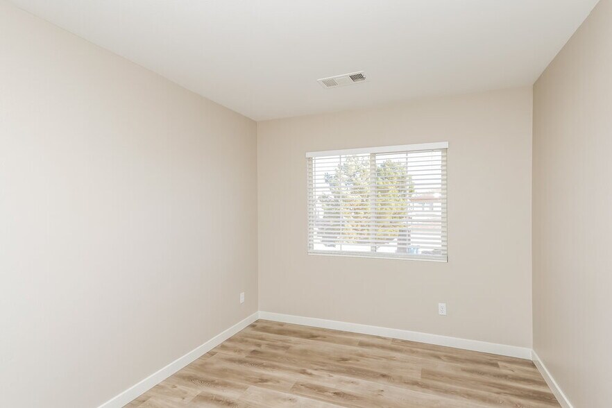 Building Photo - 951 Ostrich Fern Ct