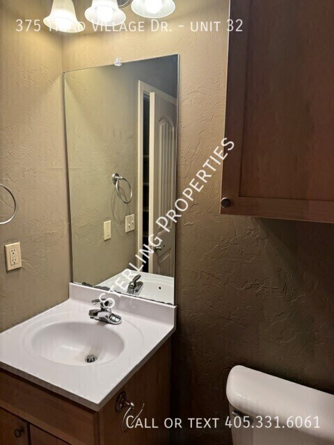 Building Photo - 375 Triad Village Dr