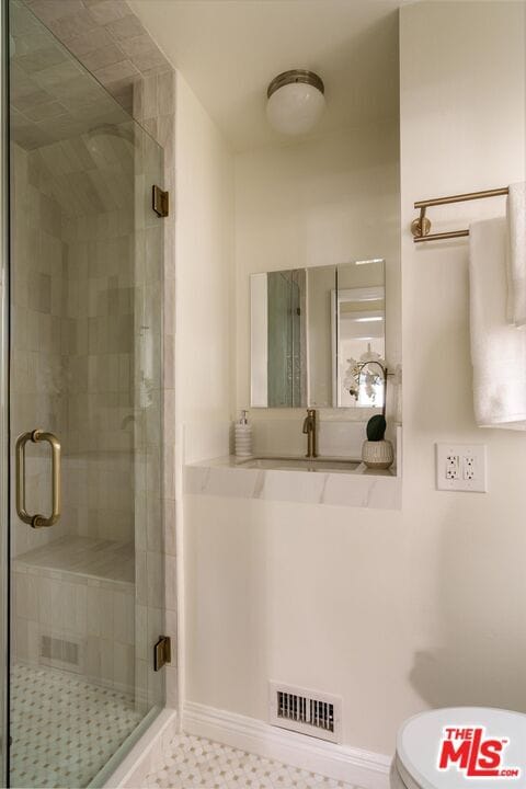 Building Photo - 215 S Poinsettia Pl