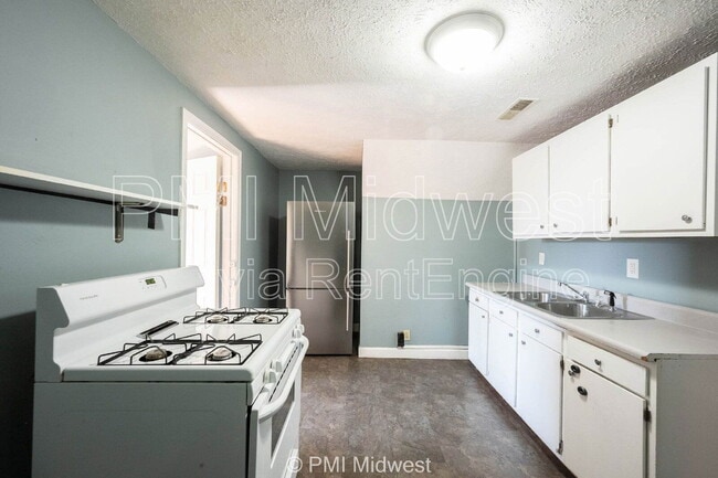 Building Photo - 921 S Buckeye St