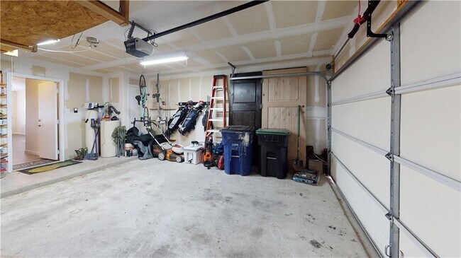 Building Photo - 206 Sassafras St