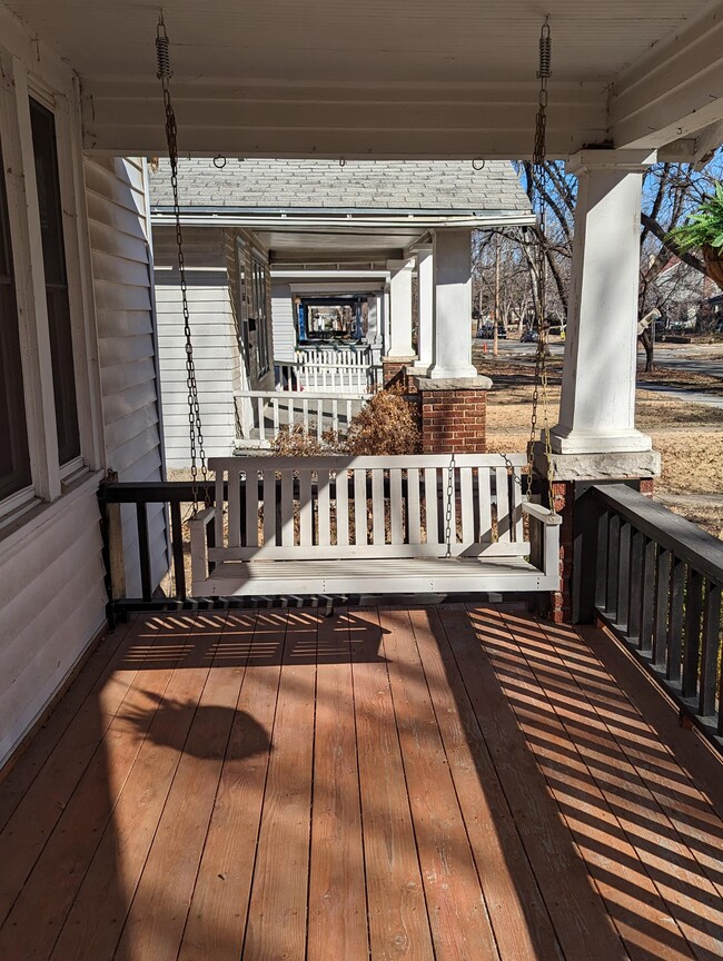 Building Photo - 1317 SW Plass Ave