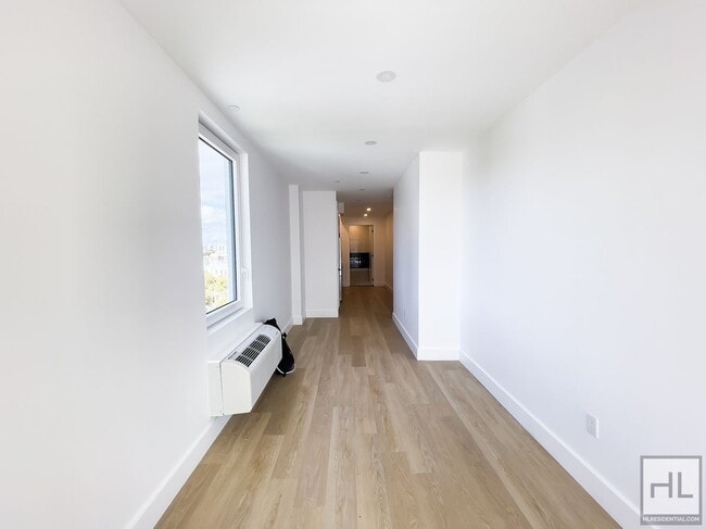 Building Photo - President Street / Spacious Crown Heights ...