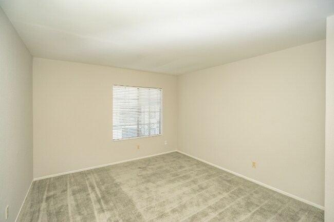 Building Photo - 8538 Summerdale Rd