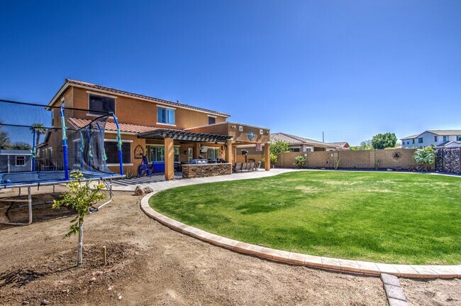 Building Photo - 3016 N Glenview